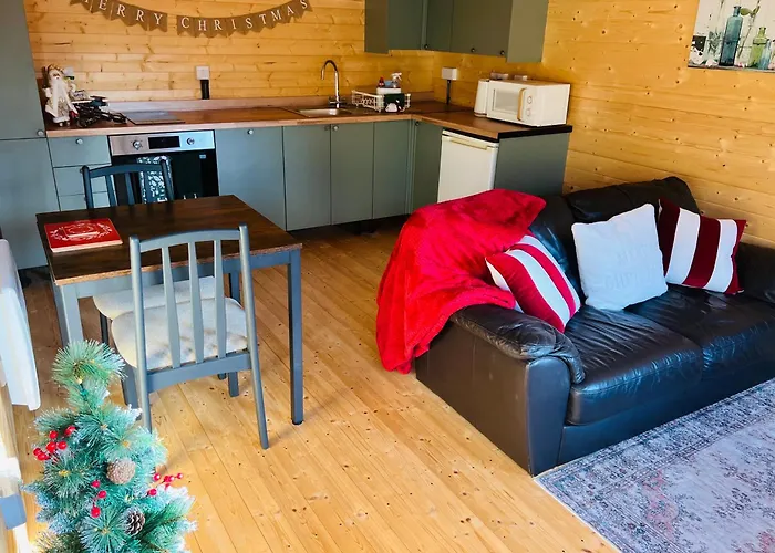 Oak Tree Cabin