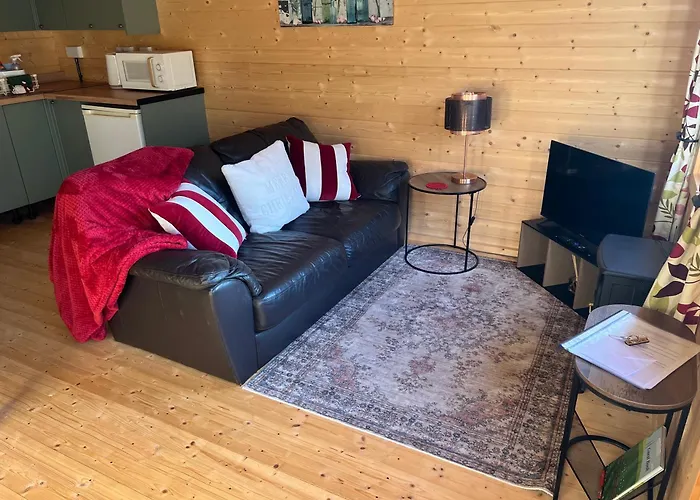 Oak Tree Cabin